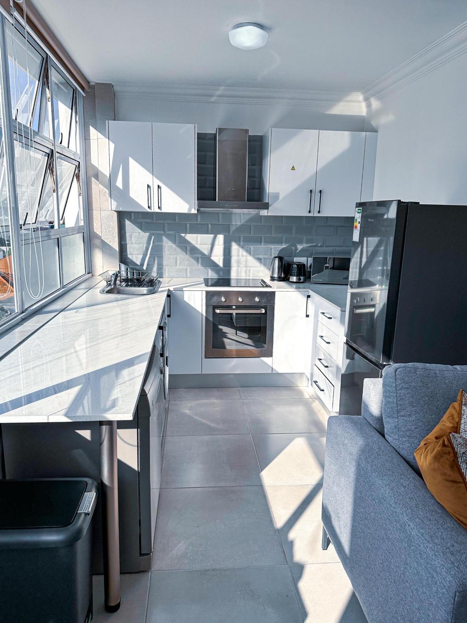 Seapoint Escape Stylish * Cape Town