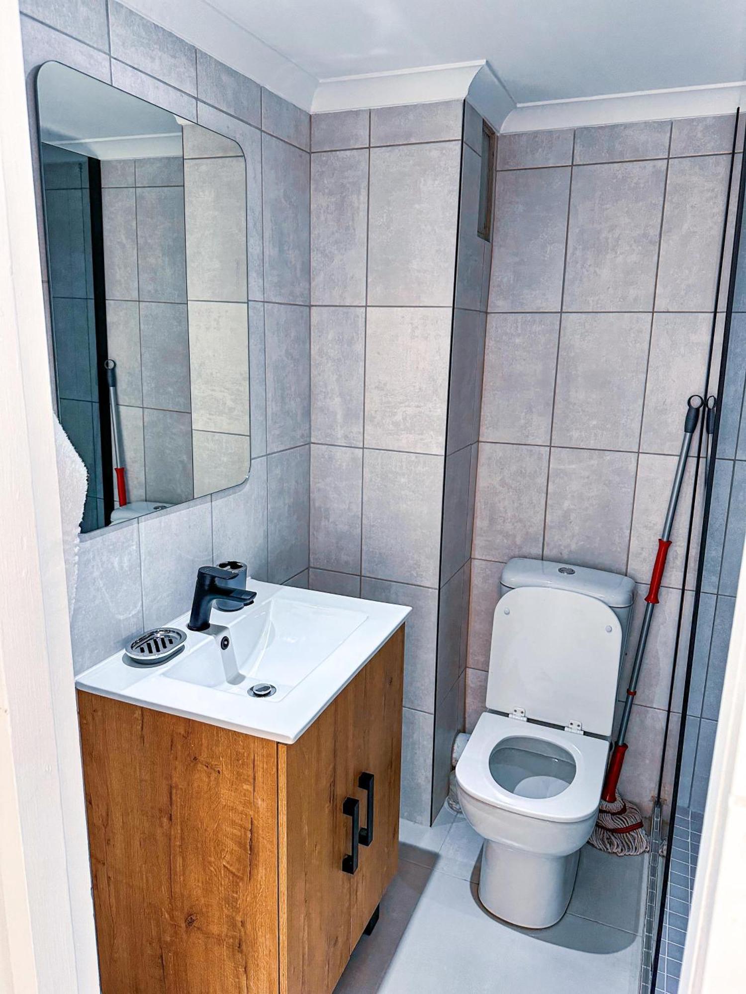 Seapoint Escape Stylish Apartment