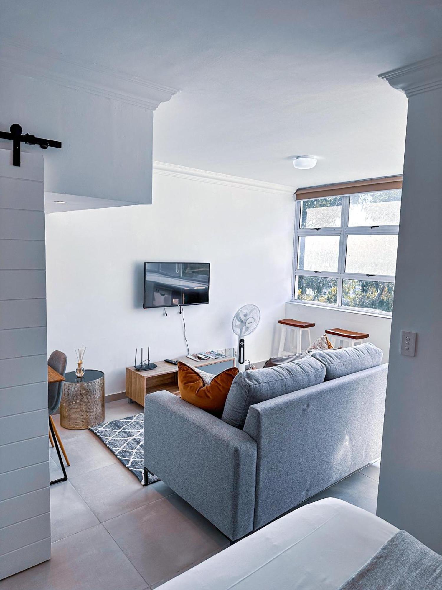 Seapoint Escape Stylish * Cape Town